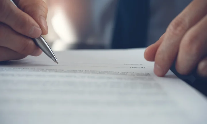 Individual signing a commercial full-service gross lease